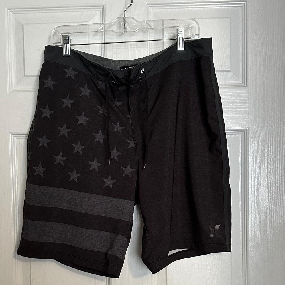 Hurley Black Star Patterned Shorts